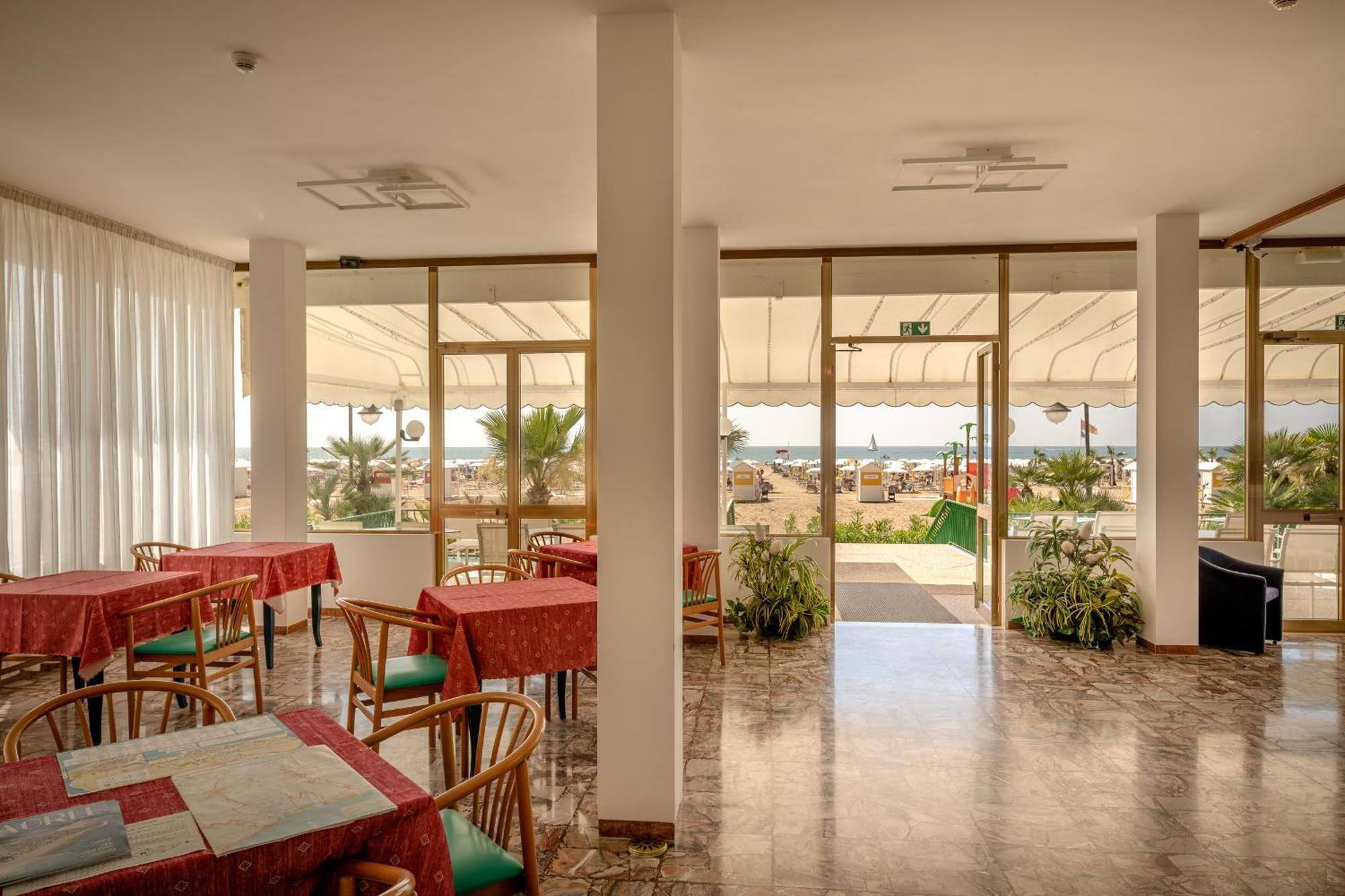 Hotel Royal Garni Caorle Exterior photo