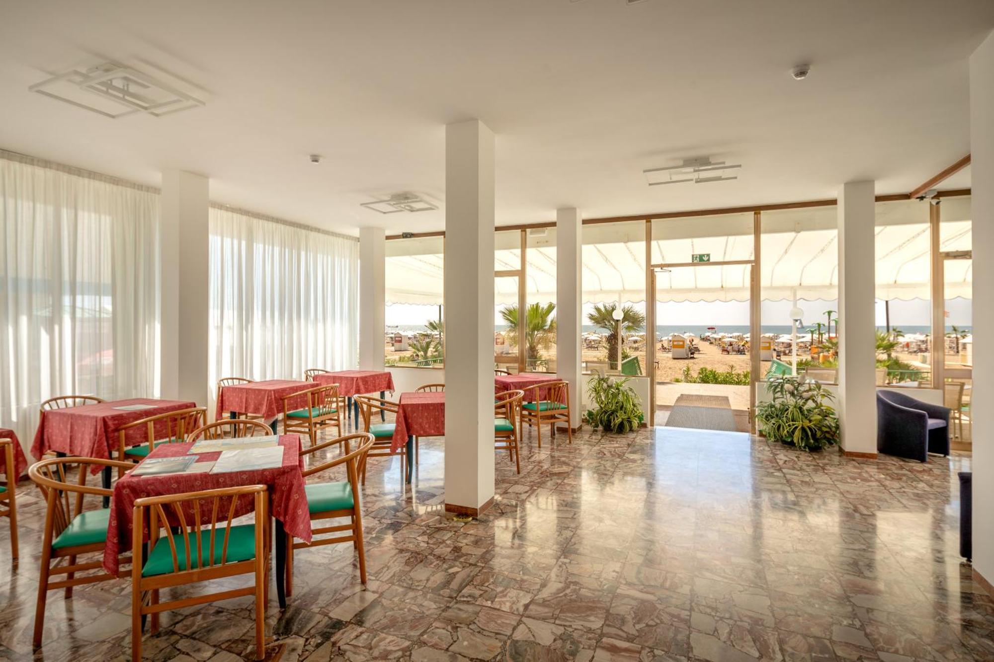 Hotel Royal Garni Caorle Exterior photo
